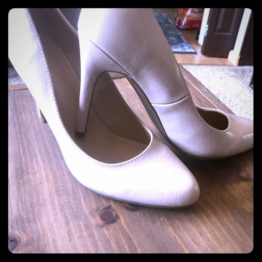 ⭐️3-$20 LC nwot nude heels
